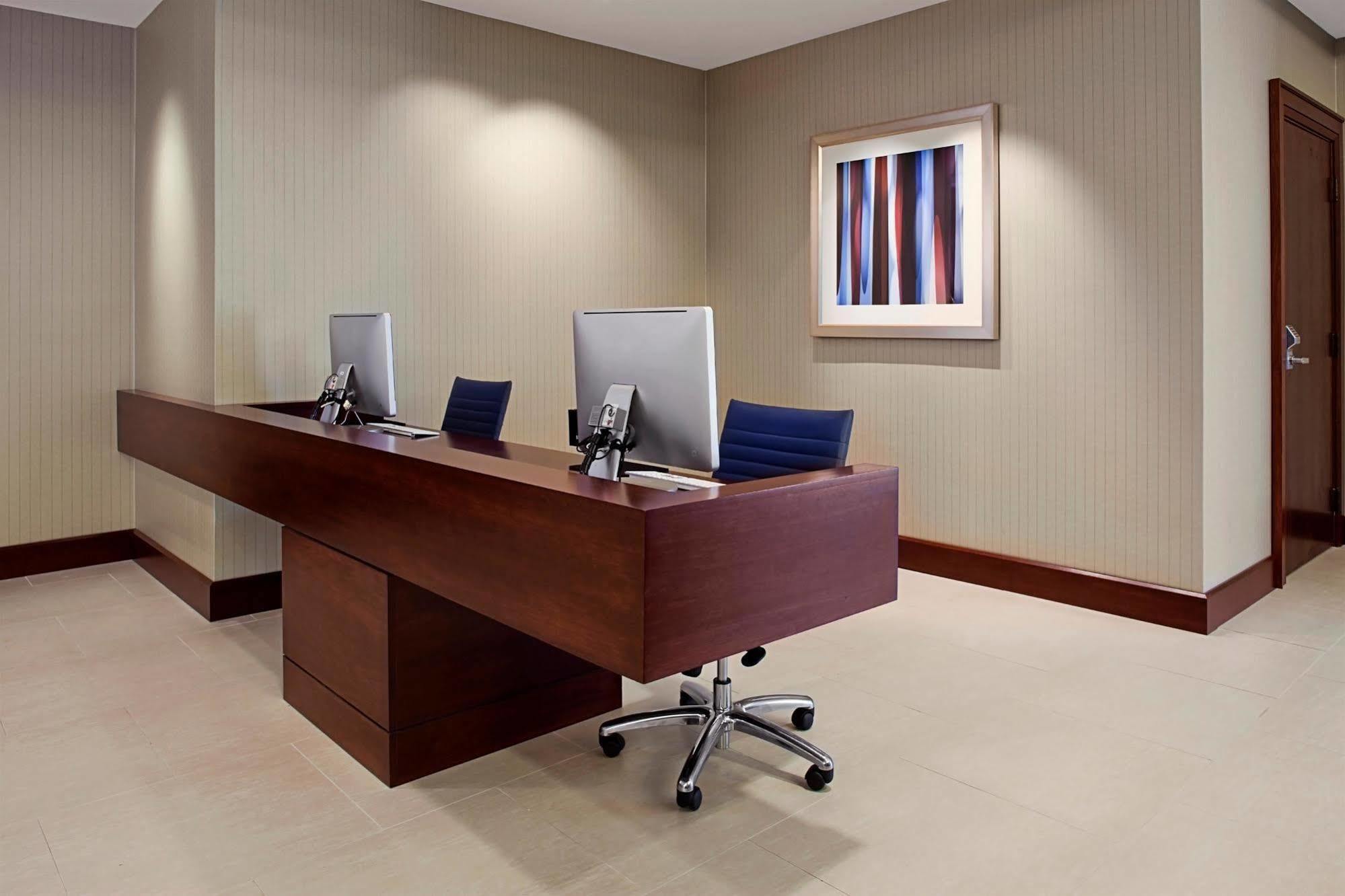 Hilton Fairfax, Va Hotel